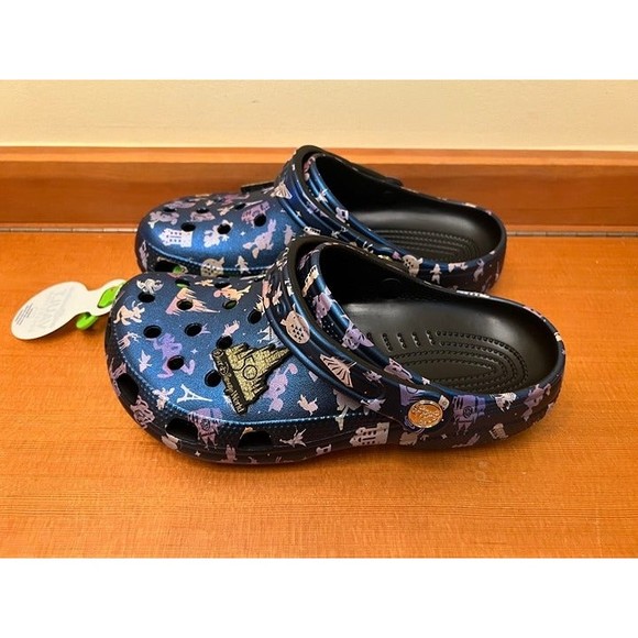 Crocs x Disney World 50th Anniversary Grand Finale Clog Size Women's 7 / Men's 5 - Picture 2 of 5